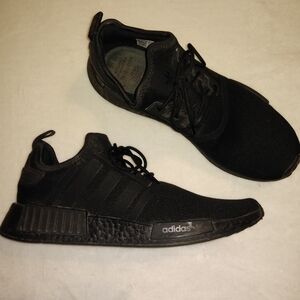 Adidas NMD R1 triple black